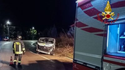 Il furgone dopo l'incidente