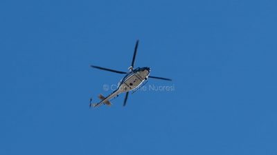 L'elicottero dei Carabinieri sui cieli di Nuoro (foto S.Novellu)