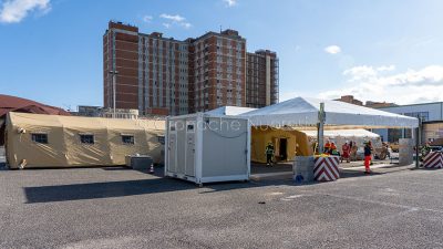 L'ospedale da campo montato al San Francesco di Nuoro (foto S.Novellu)