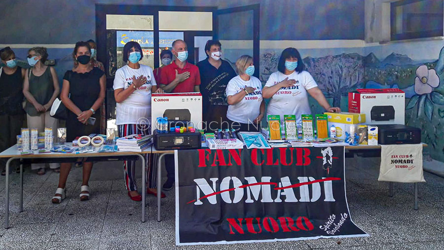 Il Fan club Nomadi di Nuoro omaggia con una donazione l’Istituto comprensivo 4° di Monte Gurtei