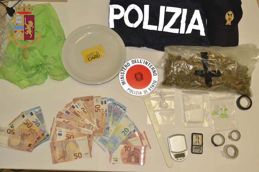 Siniscola. Cocaina, marijuana e materiale per il confezionamento delle dosi: due giovani nei guai