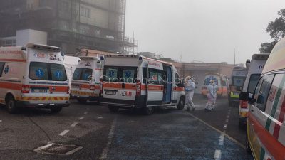 Ambulanze in coda al Pronto soccorso di Nuoro