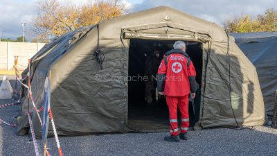 Nuoro, personale della Croce Rossa all'ospedale da campo (foto S.Novellu)