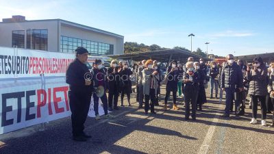 Nuoro, protesta dei malati oncologici al San Francesco ( foto S.Meloni)