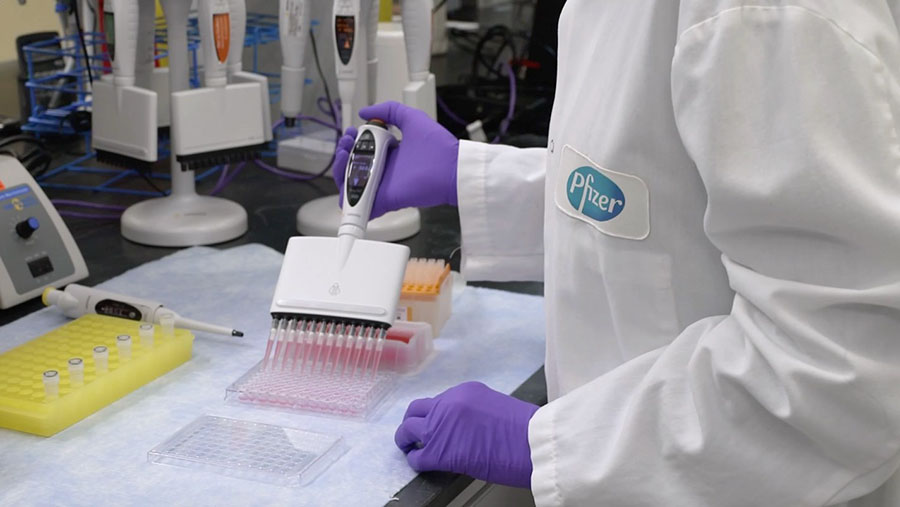 UE. Vaccini Pfizer-BioNTech distribuiti in proporzione al n. di abitanti: all’Italia almeno il 13,51%