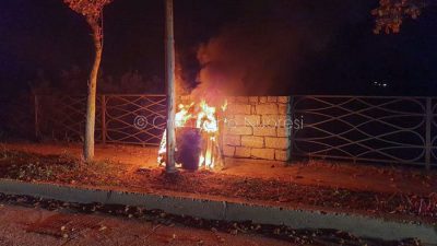 Una delle centraline date alle fiamme