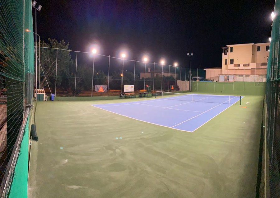 Orosei.  Ultimato il campo da tennis di piazza Genova