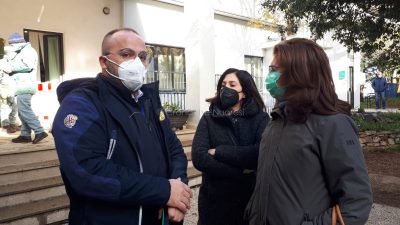 Il commissario della Protezione Civile Belloi con il deputato Lapia