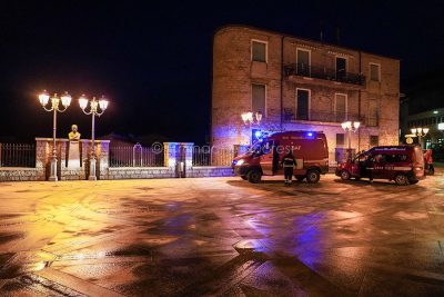 Bitti, piazza Asproni appena ripulita dal fango (foto S.Novellu)