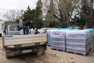 Bitti, scorte d'acqua (foto S.Novellu)
