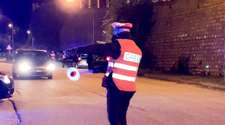 Controlli anti covid: una denuncia per porto di coltello e quattro segnalazione per droga