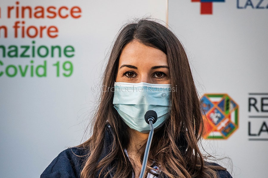 Covid. Minacce e insulti alla prima infermiera vaccinata in Italia