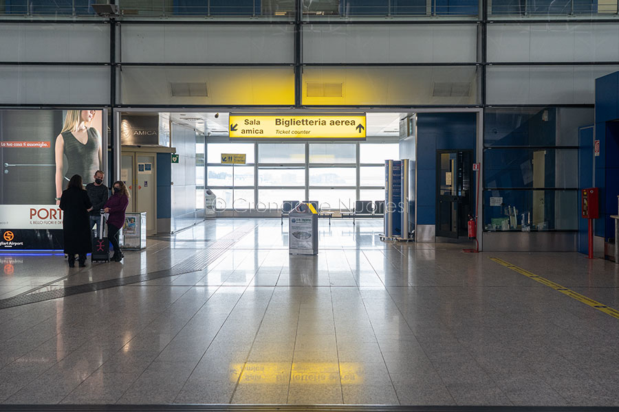 Positivo alla variante del Covid scoperto in Italia: sospesi i voli con l’Inghilterra