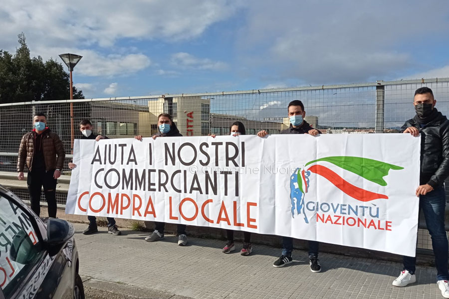 Nuoro. Gioventù nazionale organizza un flashmob a sostegno dei commercianti
