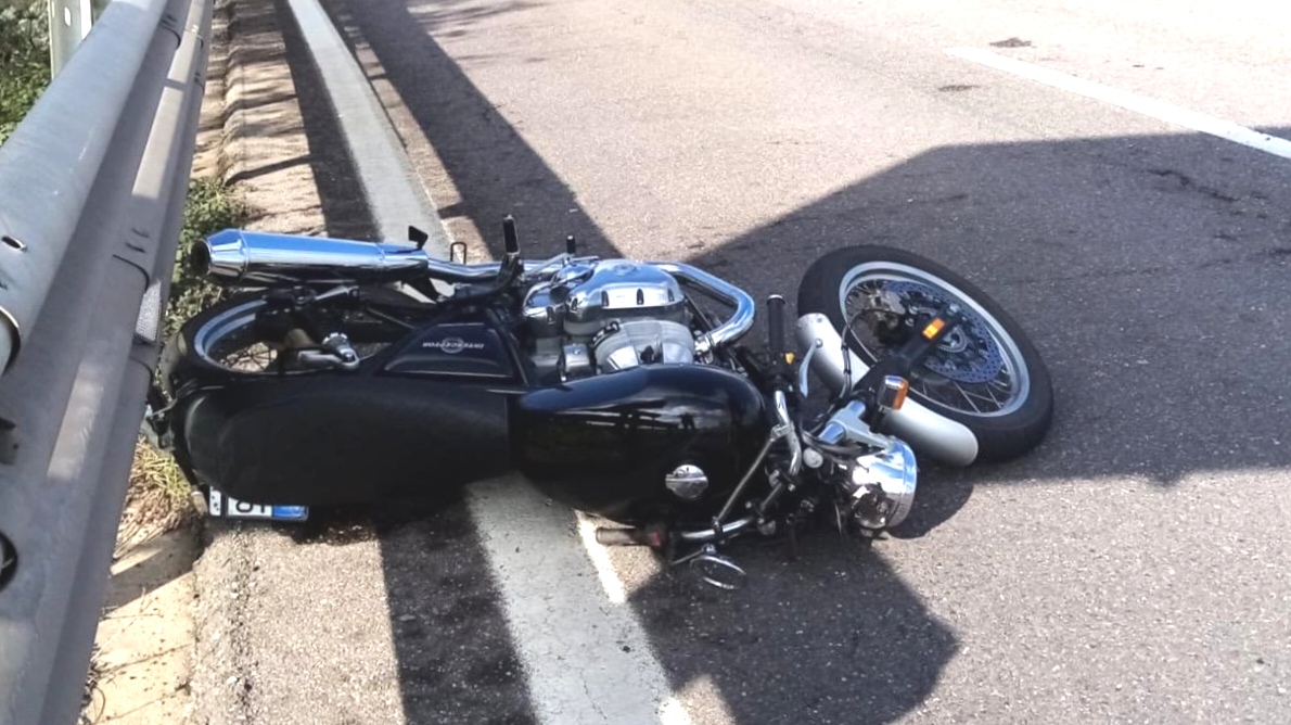 Incidente al bivio di Birori: grave un motociclista