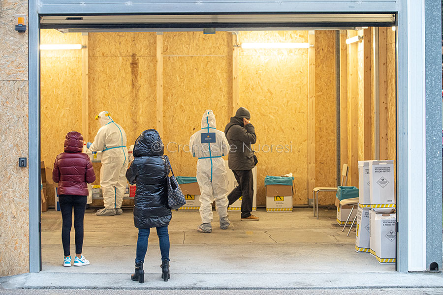 Emergenza Covid nel Nuorese. ASSL: “Al drive in del S.Francesco solo su prenotazione”