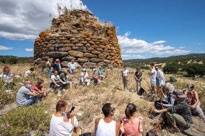 Oniferi. Solstizio d'estate a nuraghe Ola (foto S.Novellu)