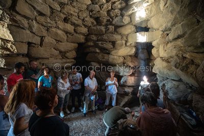 Oniferi. Solstizio d'estate a nuraghe Ola (foto S.Novellu)
