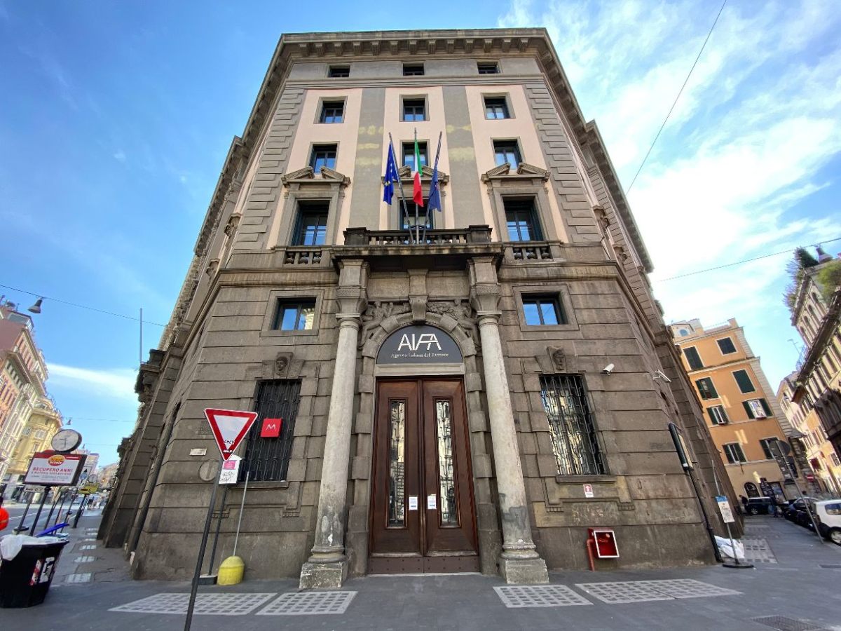 Covid. via libera al vaccino per i giovani di età pari o superiore ai 18 anni