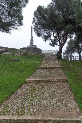 Nuoro, Sant'Onofrio, monumento a Sebastiano Satta (foto S.Novellu)