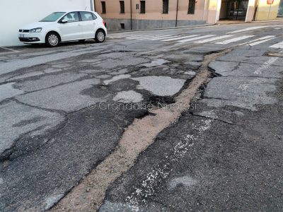 Nuoro, Strade devastate dai lavori per la super fibra