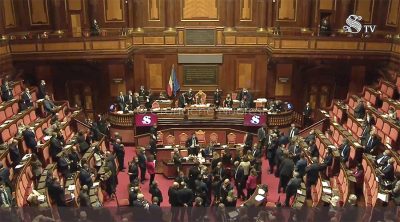 Polemiche per il risultato del voto alla fiducia in Senato