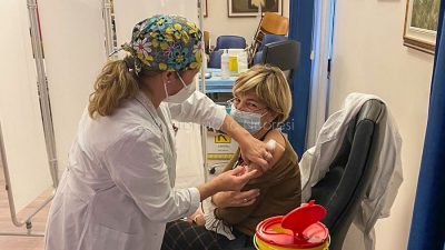 Primi vaccini anti Covid a Nuoro