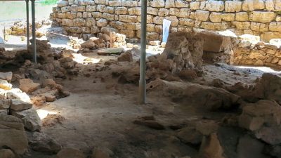 Uno scorcio delle capanne nuragiche allagate a Sant'Imbenia