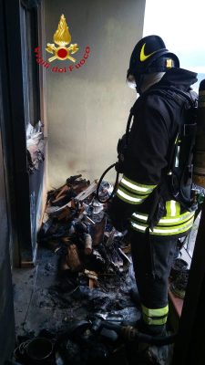Nuoro. Appartamento a fuoco in via Mannironi