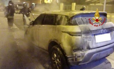 L'auto di Serena Enardu a fuoco a Quartu