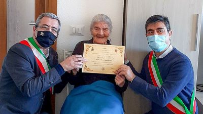 Gli auguri alla signora Barbara Zeullo per i suoi 101 anni