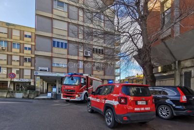 I Vigili del fuoco sul luogo dell'incendio (foto Cronache Nuoresi)