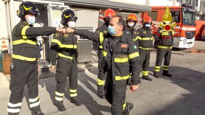 Il commovente saluto dei VVF al collega Nicolino Fresi andato in pensione
