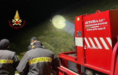 I Vigili del fuoco alla ricerca della giovane scomparsa a Solanas