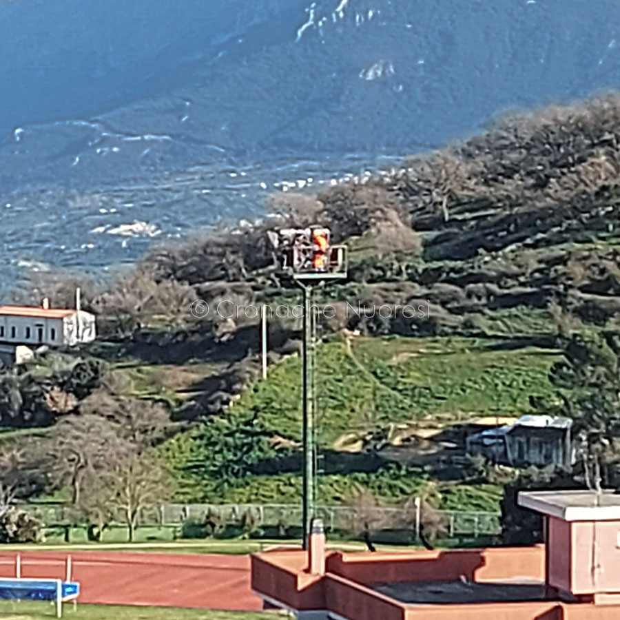 Nuoro. Dopo la nostra segnalazione arrivano gli elettricisti al campo scuola
