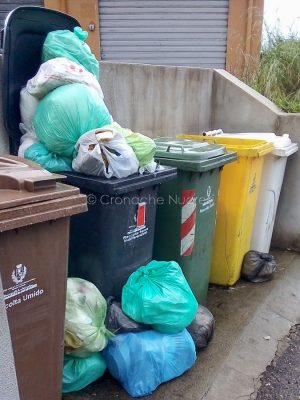 Rifiuti, frazione indifferenziata (foto di un lettore)