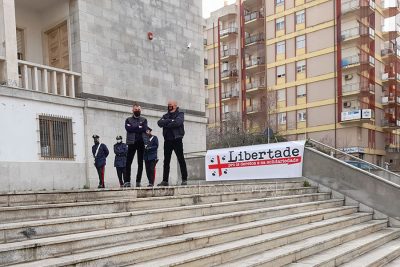 Sit-in di Libertade davanti al tribunale di Nuoro