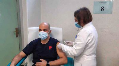 Vaccini alle forze militari