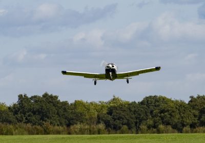Un aereo privato in fase di atterraggio