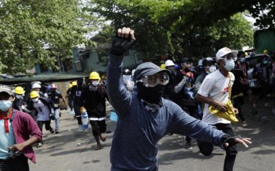 Birmania, manifestazione anti golpe