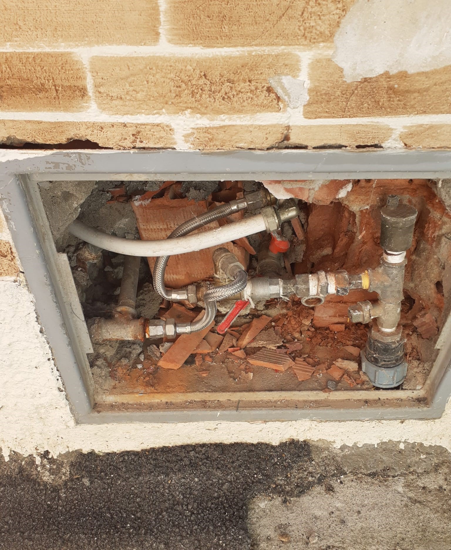 Allacci abusivi tra Siniscola e la Caletta: fioccano le denunce per furto aggravato