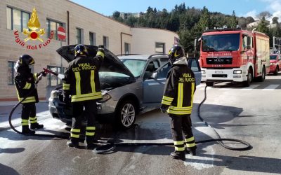 I VVF sul luogo dell'incendio