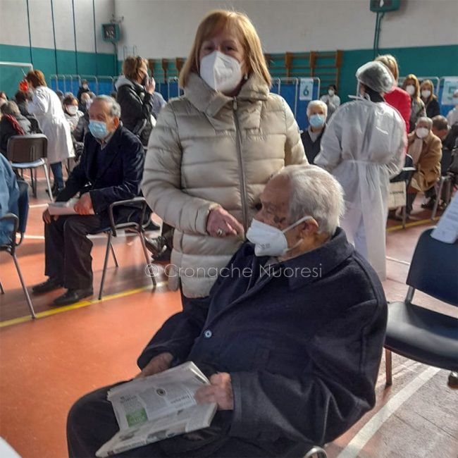 L'ing. Maccioni in fila per fare il vaccino anti-Covid