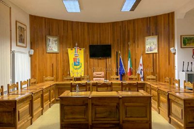 Nell' ultimo Consiglio Comunale, convocato di sabato mattina, la minoranza ha espresso perplessità nei confronti del bilancio di previsione presentato e rimarcato l' assenza di una linea politica progettuale e programmatica in esso.