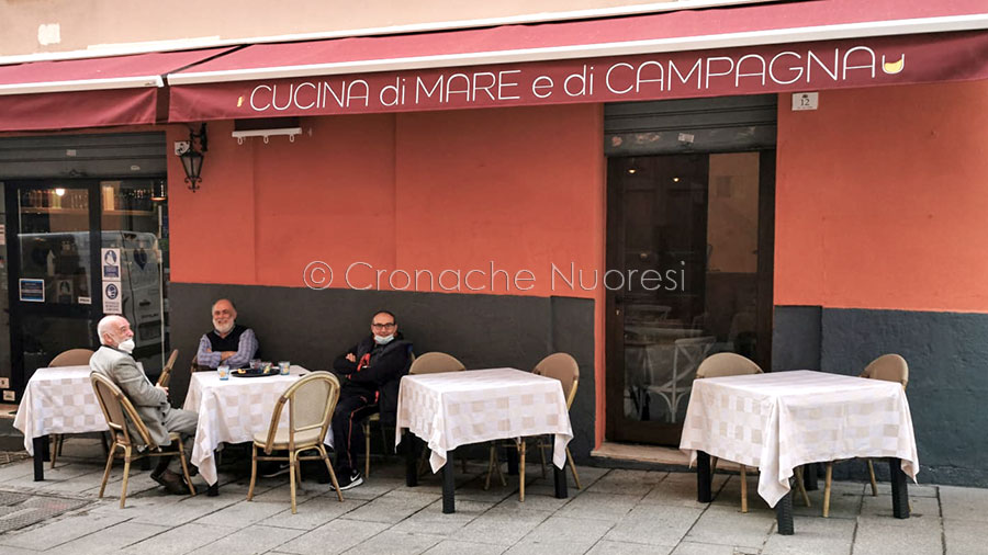 Covid.  40 milioni di italiani passano in zona bianca