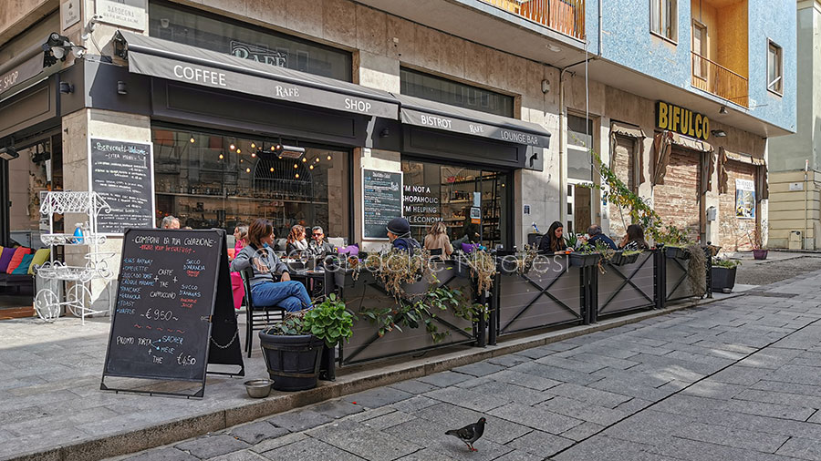 Covid. In Sardegna oltre 500 nuovi contagi, stabili i ricoveri ma tre decessi