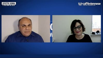 Un momento dell'intervista al direttore Sonia Meloni