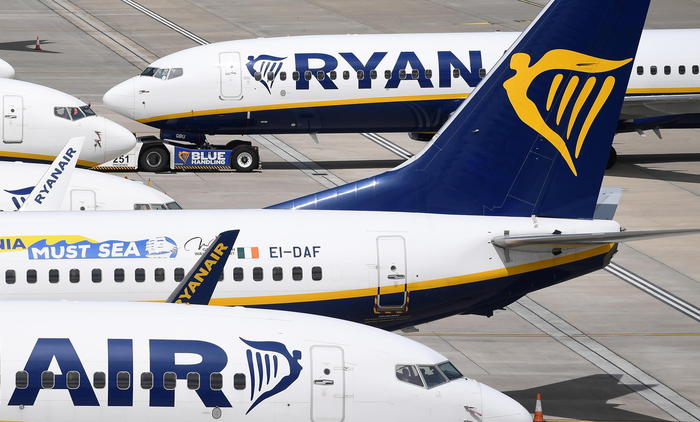 Covid. Ryanair: “Sui nostri voli non è richiesto alcun passaporto vaccinale”