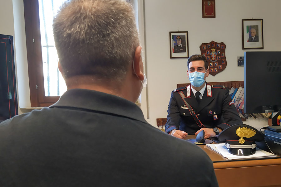 Si invaghisce della compaesana e la perseguita per due anni: spasimante denunciato