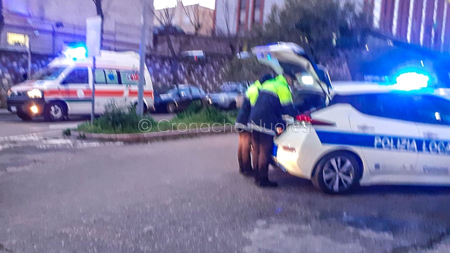 Nuoro. Tamponamento  a due passi dalla Questura: donna trasportata in ospedale per accertamenti
